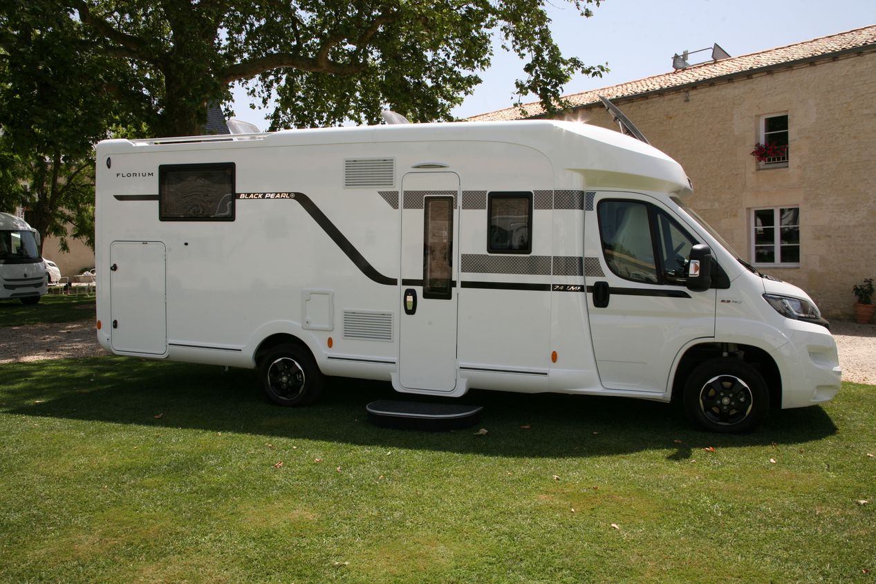 Occasions Type Camping Car Black Pearl Occasion – FGRA