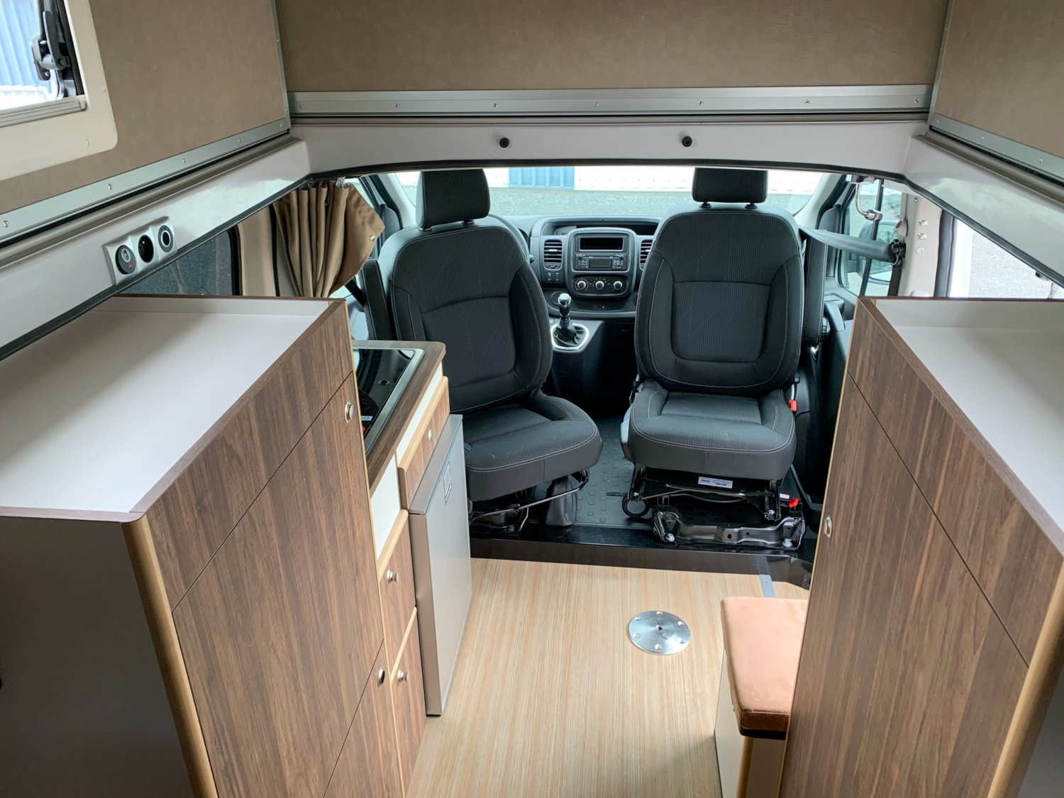 JCG Créations V7, le rêve en couple ⋆ Esprit Camping Car - Le Mag'