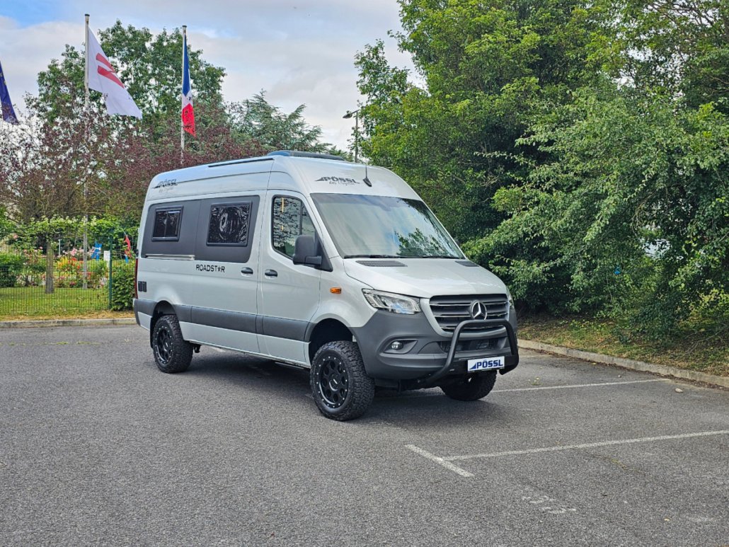 Pössl Roadstar, fourgon aménagé 4x4 sur base Mercedes Sprinter