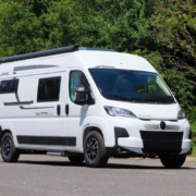 Pössl Summit, un fourgon aménagé neuf de 5,99 m sur base Citroën Jumper