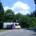 Camping-car stationné sur la route du col de Joux-Plane en Haute-Savoie, quelques jours avant une étape du Tour de France