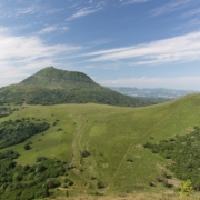Le Puy de Dôme et la chaîne des Puys, un incontournable pour un camping-car en Auvergne