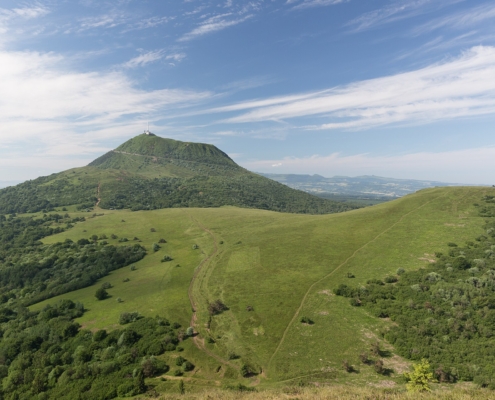 Le Puy de Dôme et la chaîne des Puys, un incontournable pour un camping-car en Auvergne