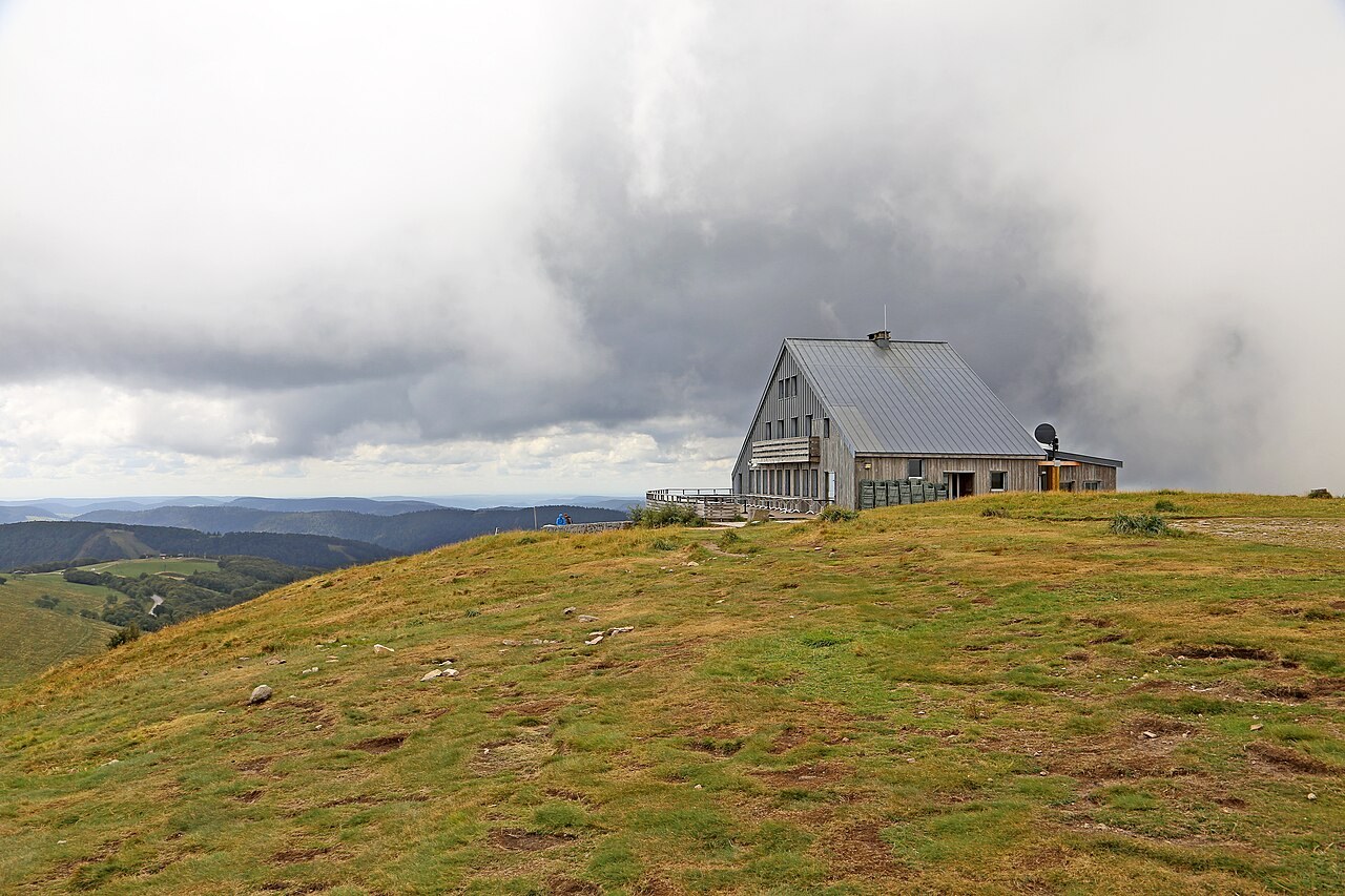 Refuge au sommet du Hohneck sur la Route des Crêtes, dans les Vosges
