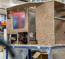 Fabrication du mobilier d'un van T&T Vans Aventourer à l'atelier